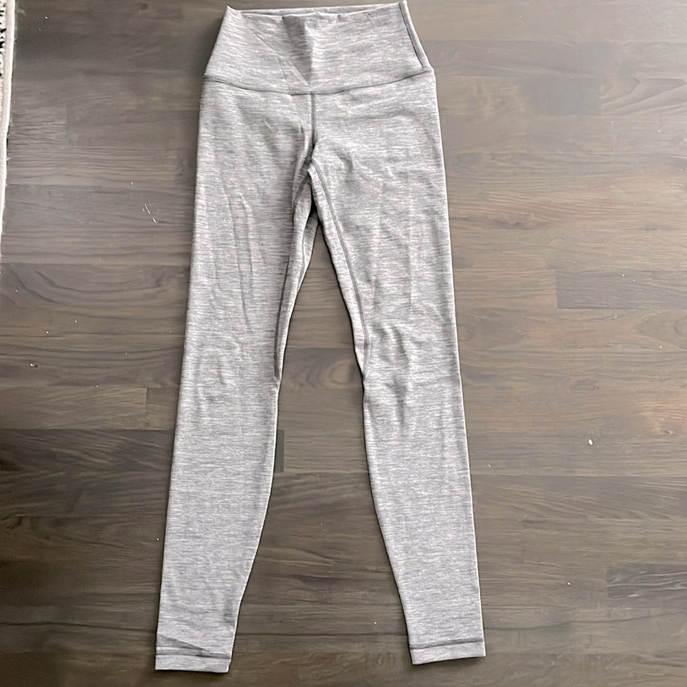 Worn once, Like New Lululemon Align, Size 4 Leggings